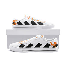 Load image into Gallery viewer, Unisex Low Top Canvas Shoes